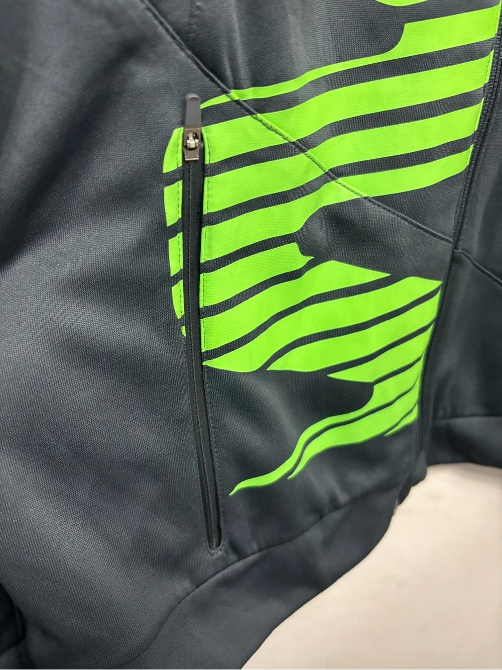 Reebok Play Dry Full Zip Men's Large Jacket Colors Gray & Lime Green